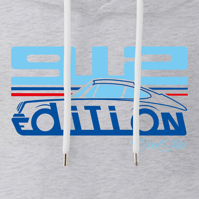 Cool Flo Porsche 912 light grey hoody - Martini Edition with blue and red print. Design close-up.